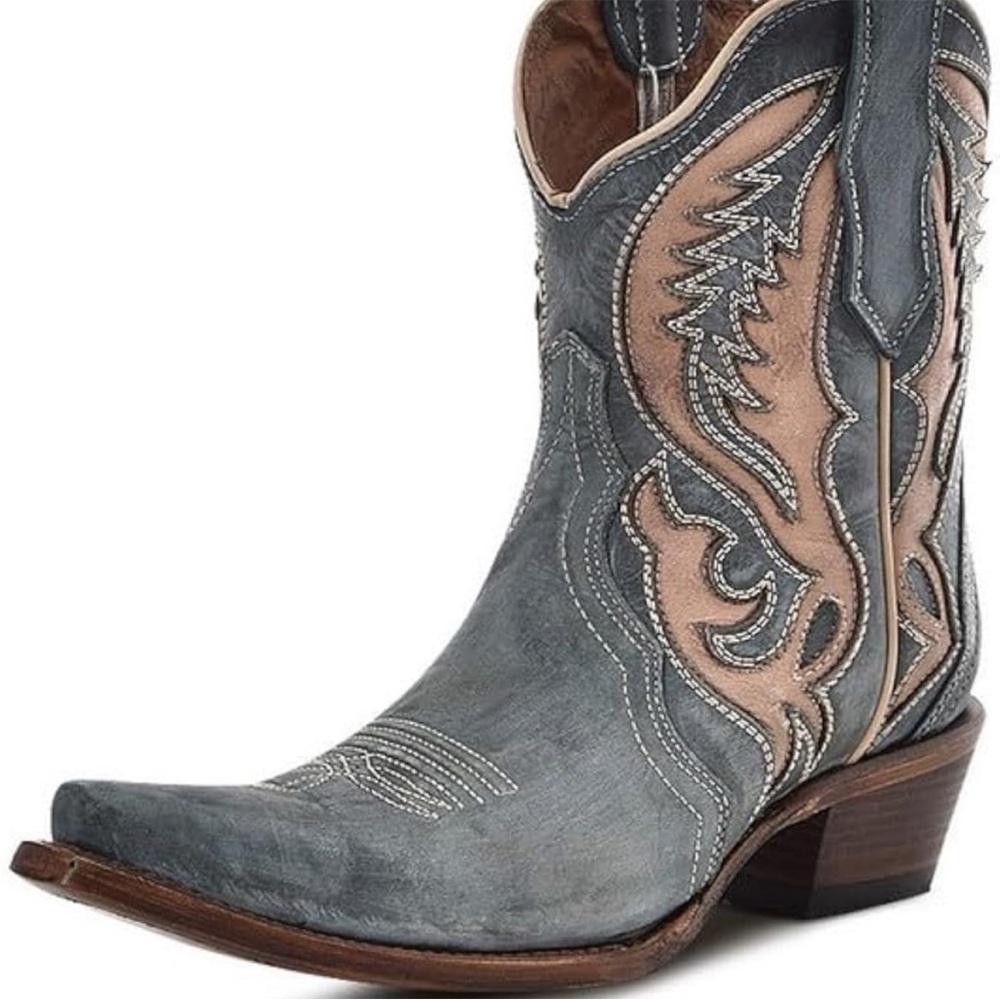 Circle g by corral boots NEW